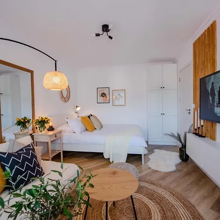 Cozy Little Place Apartment *
